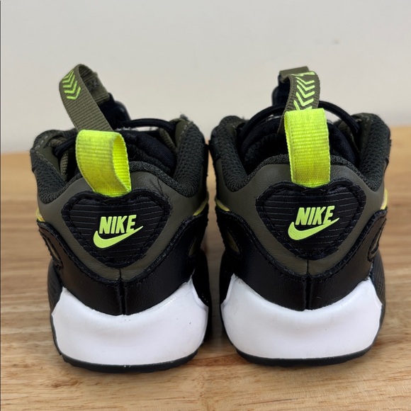 Nike Air Max 90 Leather TD 'Medium Olive Volt Green Infant Size 5 - Picture 3 of 10
